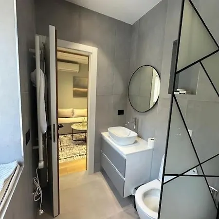 Adger Luxury 2 *